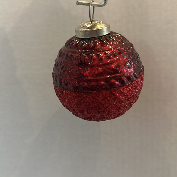 Martha Stewart Ornaments 12 Red Glitter Glass Embellished Christmas Ornaments - Picture 7 of 9